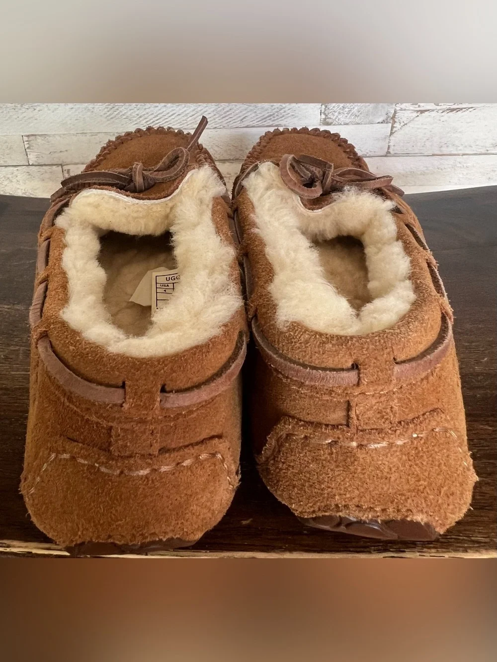 UGG Dakota Girls Sheepskin Moccasin Slippers. Big Girl size 4